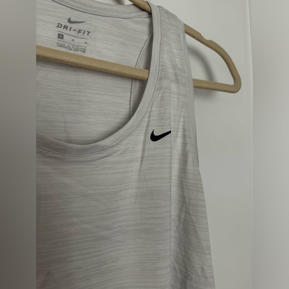 NWT Nike dri fit tank top - Picture 5 of 6
